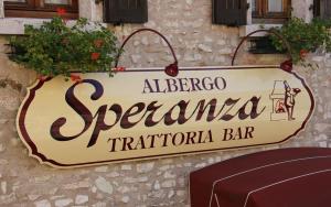 Fotografie z fotogalerie ubytování Albergo Speranza Spiazzi di Monte Baldo v destinaci Spiazzi Di Caprino