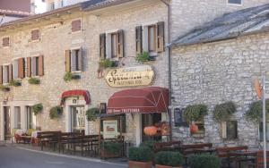 Fotografie z fotogalerie ubytování Albergo Speranza Spiazzi di Monte Baldo v destinaci Spiazzi Di Caprino