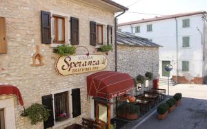 Fotografie z fotogalerie ubytování Albergo Speranza Spiazzi di Monte Baldo v destinaci Spiazzi Di Caprino