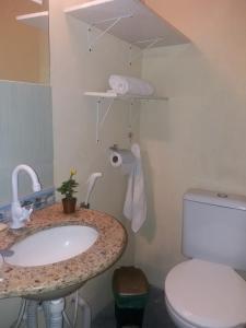 Bilik mandi di Pousada Catavento
