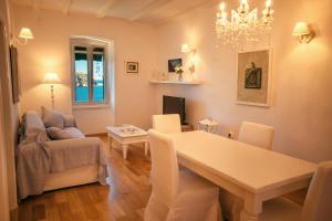 Posedenie v ubytovaní La Casa Isabella + 25 fotografií