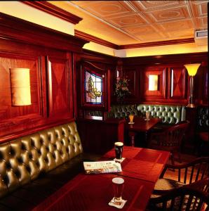 Zona d'estar a Seven Oaks Hotel
