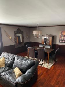 Afbeelding uit fotogalerij van Irish American INN in Newport