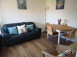 Posezení v ubytování 35 South Shore. + 13 fotografií