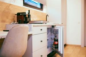 Dapur atau dapur kecil di Kub House +7 gambar