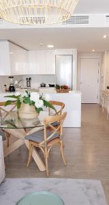 Kuchnia lub aneks kuchenny w obiekcie Apartamento Lujo Duna Beach