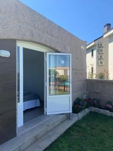 Budova, kde se apartmán nachází + 13 fotografií