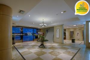 Lobbyen eller receptionen på Hotel Victoria Villa Curitiba by Nacional Inn