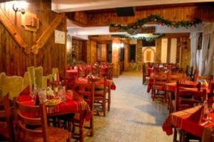 
Ресторант или друго място за хранене в семеен хотел Перун

