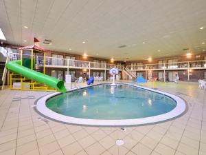 Piscina a Best Western Kelly Inn - Yankton o a prop