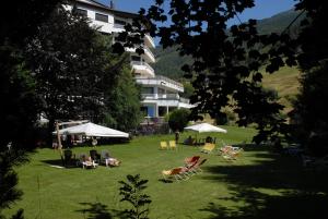 Aed väljaspool majutusasutust Park Hotel Bozzi
