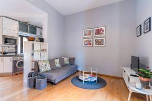 Kuchyň nebo kuchyňský kout v ubytování Apartamento Deluxe Terrace. Alameda