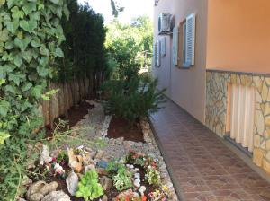 Zahrada ubytování Apartments Coral, Klimno, island Krk