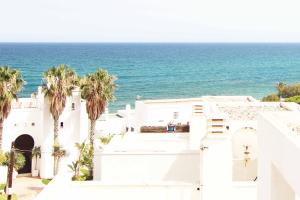 O vedere generală la mare sau o vedere la mare
luată din această casă de vacanță