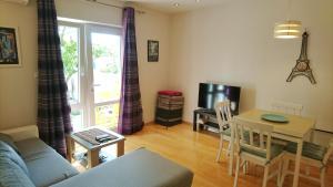 Fotografia z galérie ubytovania Apartman Naranca- with 2 bedrooms v destinácii Makarska