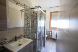 Bathroom sa appartamento con vista Porto Recanati