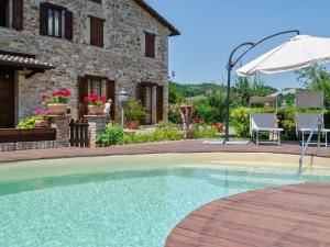 Bazén v ubytování Pet-Friendly Villa with Pool nebo v jeho okolí