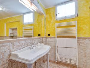 Koupelna v ubytování Pet-Friendly Villa with Pool