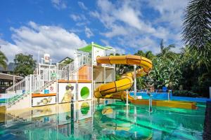 Bazén v ubytování Turtle Beach Resort nebo v jeho okolí