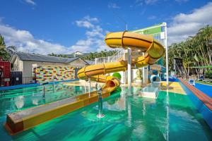 Bazén v ubytování Turtle Beach Resort nebo v jeho okolí