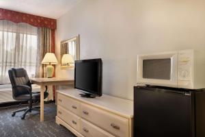 Gallery image of Baymont by Wyndham Des Moines North in Des Moines