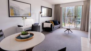 Oaks Glenelg Plaza Pier Suites的休息区