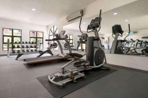 The fitness centre and/or fitness facilities at Hawthorn Suites by Wyndham Abuja
