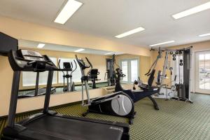 Fitnesscenter och/eller fitnessfaciliteter på Baymont by Wyndham Warner Robins