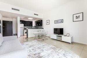 Gallery image of Great Location 1BR Botanica Dubai Marina in Dubai