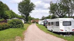 Fotografie z fotogalerie ubytování Campingstellplatz Haus Seeblick v destinaci Gütenland