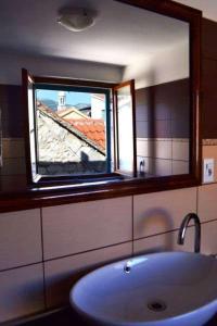Fotografia z galérie ubytovania Deluxe Port View Apartment v destinácii Kaštela + 11 fotografií