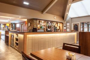 Lounge nebo bar v ubytování Holiday Inn Express Edinburgh Airport by IHG