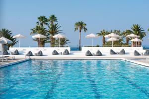 Piscina di Kassandra Palace Seaside Resort o nelle vicinanze