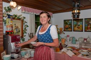 Hosté ubytování Gasthof Hametner mit Innviertlerhof mit direktem Zugang zur Therme Mediterrana durch unseren Garten!