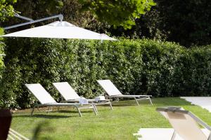 A garden outside Masseria Lacatena