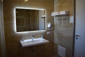 Koupelna v ubytování Amber Hotel Albania