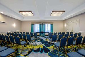 a conference room with chairs and a table in it at La Quinta by Wyndham Manteca - Ripon in Ripon +19 photos