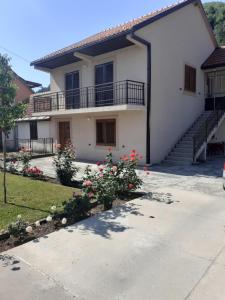 Photo de la galerie de l'établissement Apartman Damjanovic, à Cetinje
