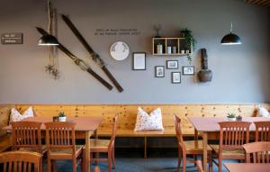 A restaurant or other place to eat at JUFA Hotel Eisenerzer Ramsau