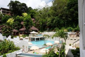 Hồ bơi trong/gần Peach Hill Resort - SHA Extra Plus