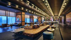 Khu vực lounge/bar tại InterContinental Xi'an North, an IHG Hotel