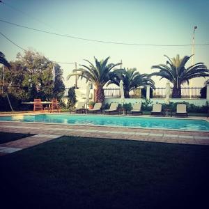 Bazén v ubytovaní Kavala Beach Hotel apartments alebo v jeho blízkosti