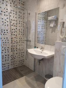 Hotel Boréal Nice tesisinde bir banyo