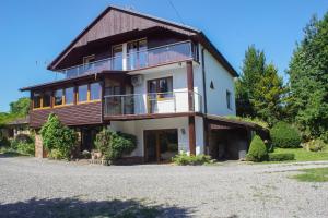 Το κτήριο όπου στεγάζεται  the country house