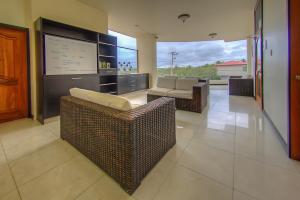 Kuchyň nebo kuchyňský kout v ubytování Hotel La Laguna Galapagos