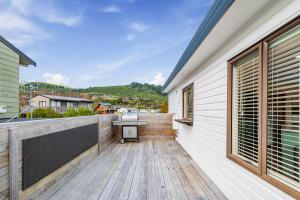 A balcony or terrace at Kinloch Family Getaway - Kinloch Holiday Home