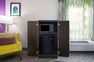 Postel nebo postele na pokoji v ubytování La Quinta by Wyndham Pearland