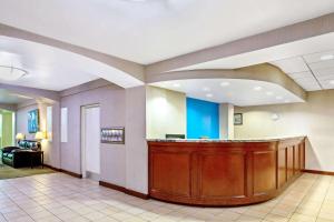 Lobbyn eller receptionsområdet på La Quinta by Wyndham Stamford / New York City