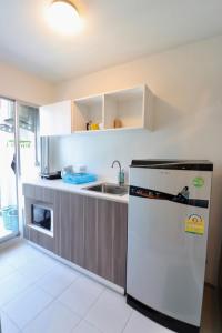 Η κουζίνα ή μικρή κουζίνα στο D Condo Sign Chiang Mai R628