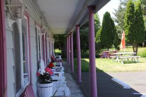 Gallery image of Mariners Cove Inn in Westport